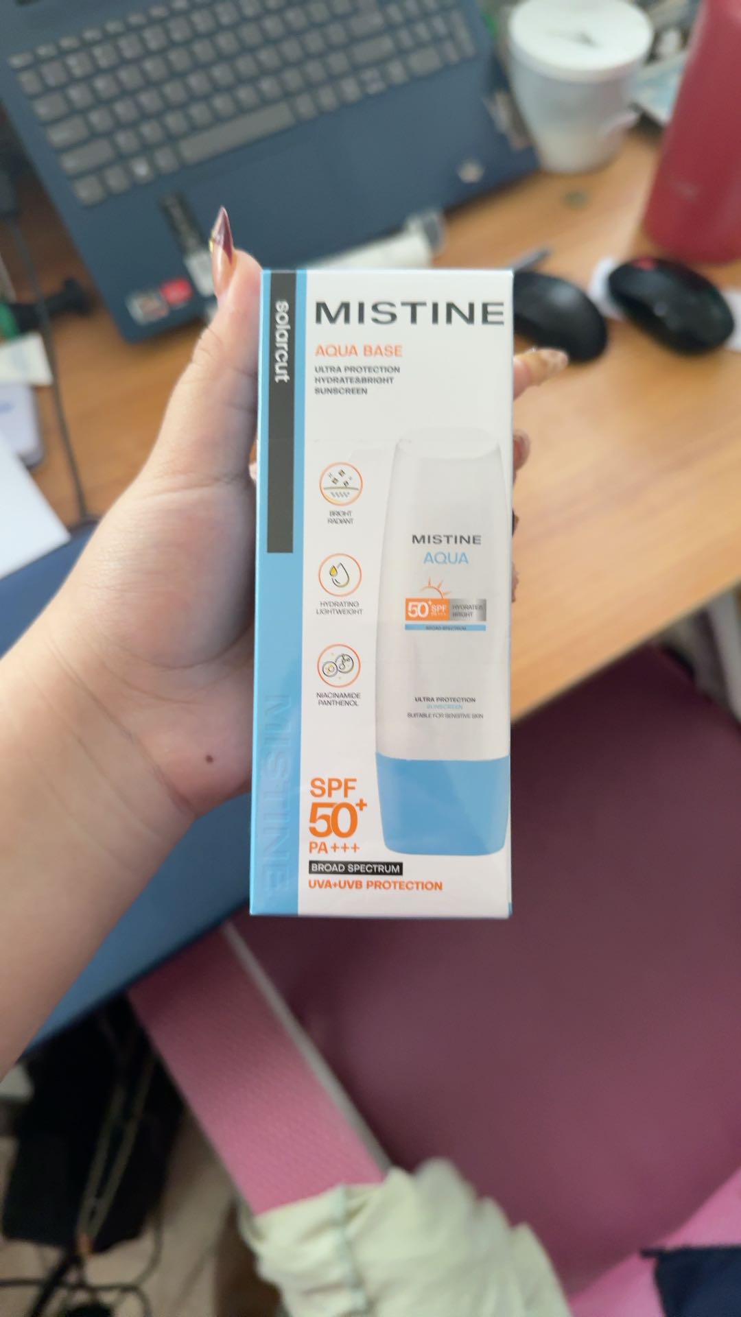Mistine Aqua Spf50 Pa+++ Water Base Body Sunscreen Light No Greasy Oil Free 70ml
